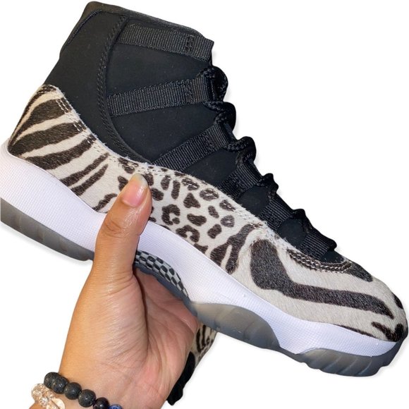 Air Jordan 11 “Animal Instinct” Black/Red-Sail-White Womens Size 7 - Picture 5 of 11